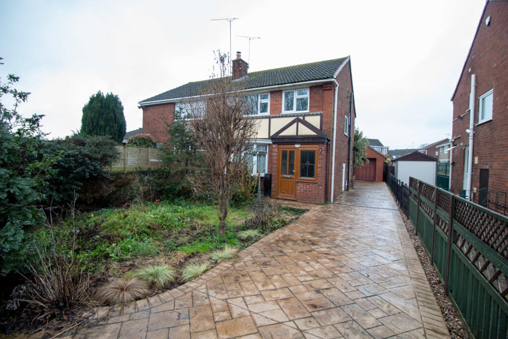 Main image of property: Brookthorpe Way, Silverdale, Nottingham