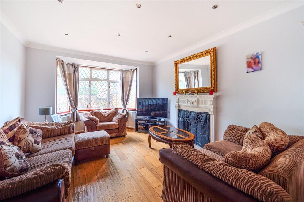Bowes Road, Walton-On-Thames, KT12 photo 3