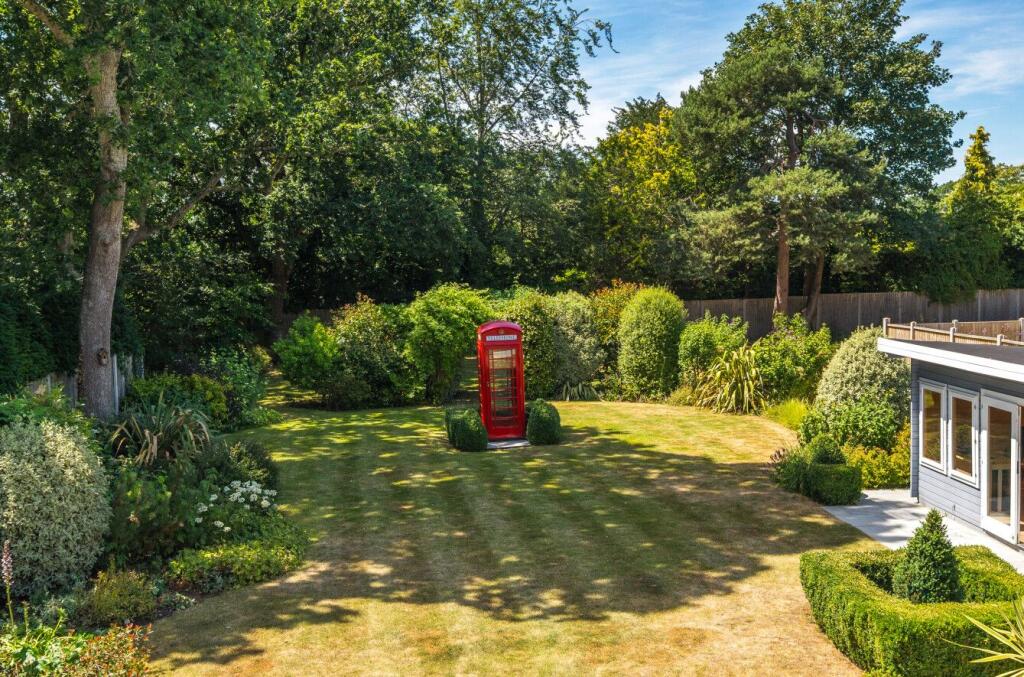 House in Highcliffe-on-Sea, Highcliffe and Walkford - View 3