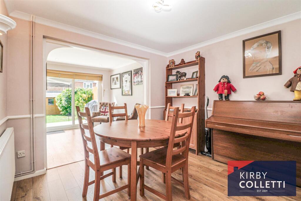 House in Broxbourne - View 3