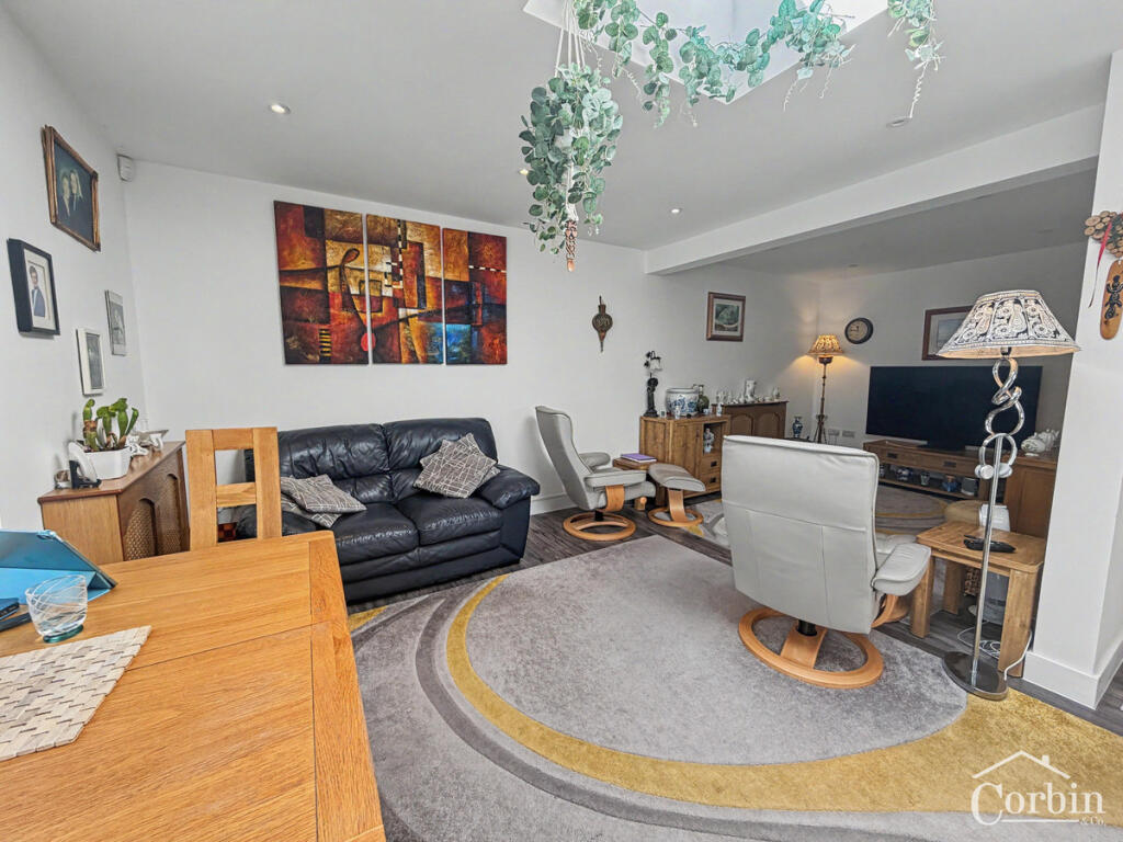 Markham Avenue, Bournemouth, BH10 7 photo 5