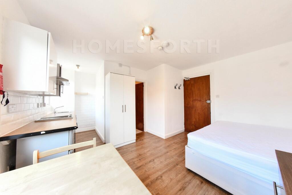 Studio flat for rent