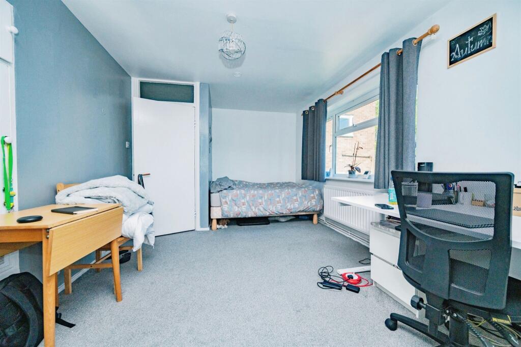 Additional image 3 of Hollybush Lane, WELWYN GARDEN CITY