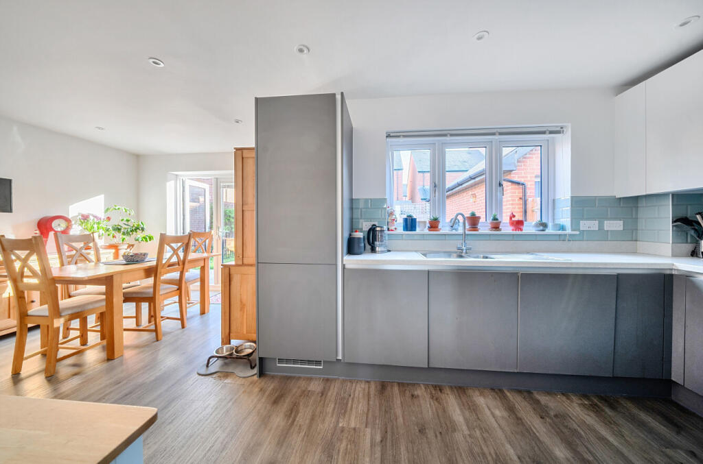 House in Aldershot, Gun Hill Park, North Town - View 2