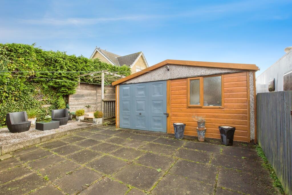 House in Bradford, West Yorkshire - View 5
