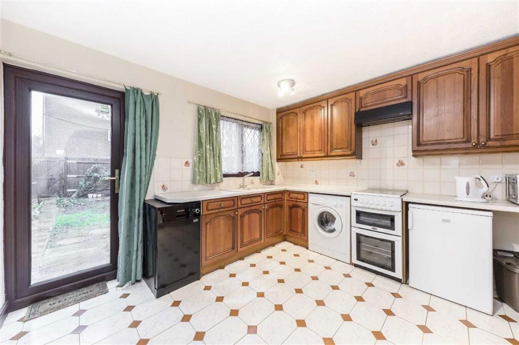 2 bedroom house for rent