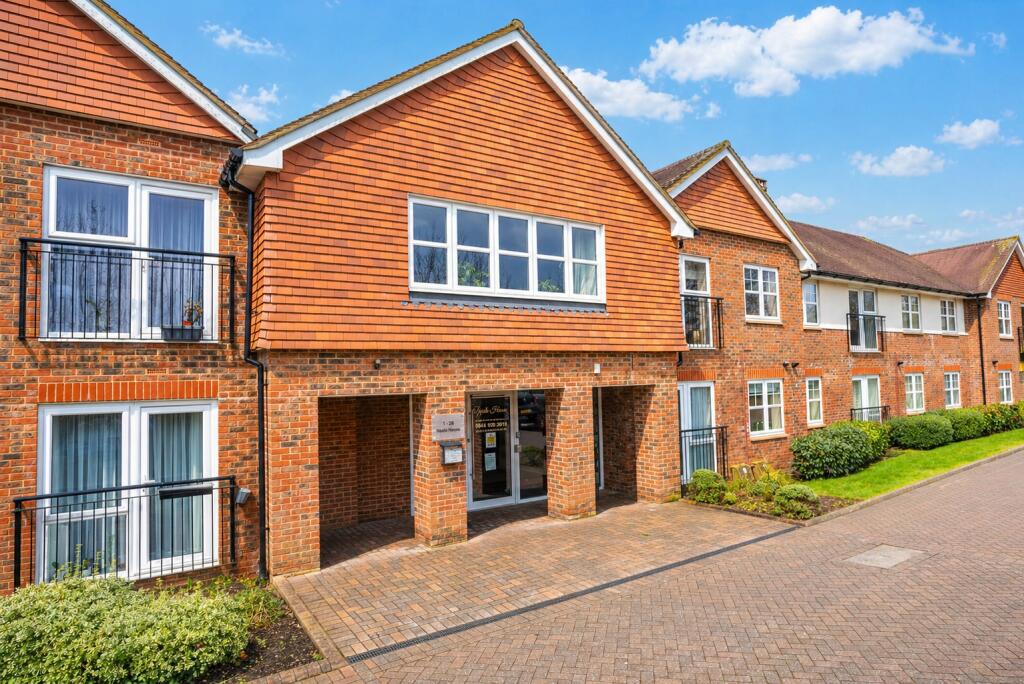 Wordsworth Close, Kings Park, St. Albans, Hertfordshire, AL3