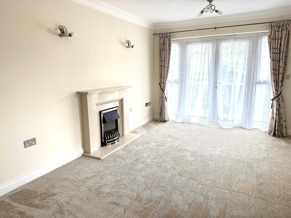 Whitefield Road New Milton photo 4