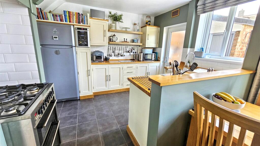 House in Thurnby Lodge, City of Leicester - View 6