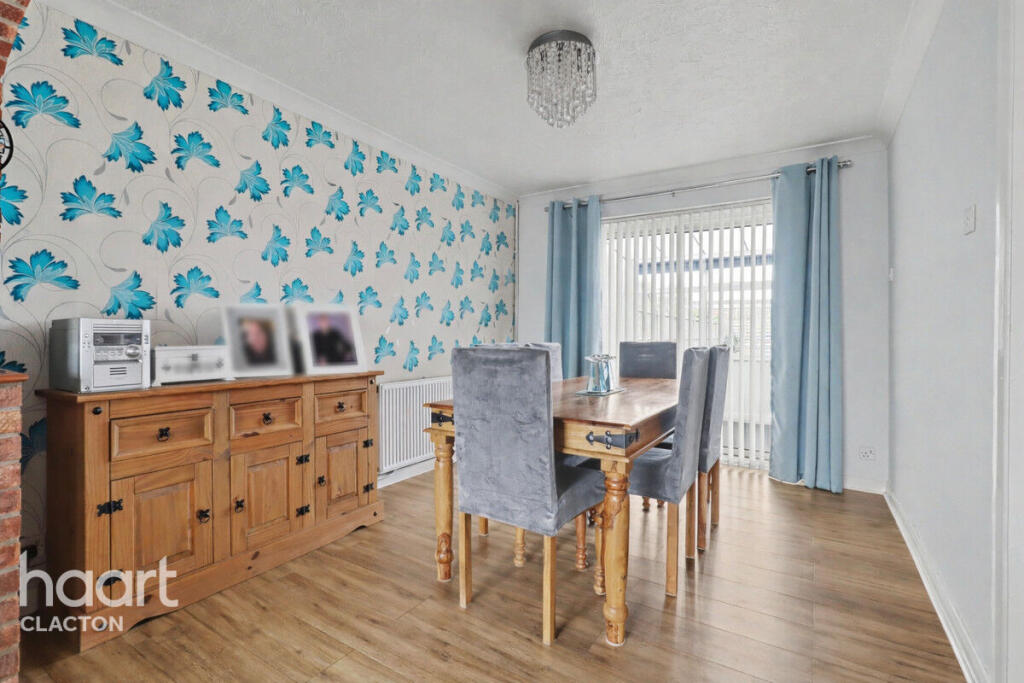 Constable Avenue, Clacton-On-Sea photo 3