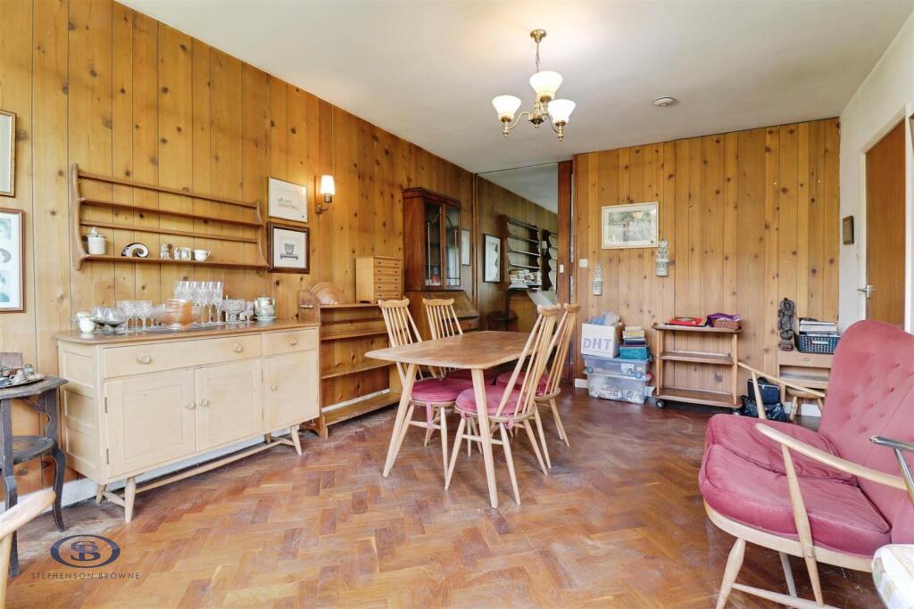 House in Stoke-on-Trent - More