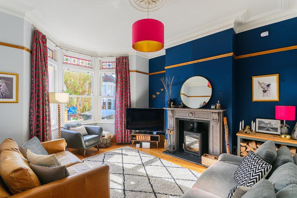 House in Bristol, Upper Knowle, Totterdown - More