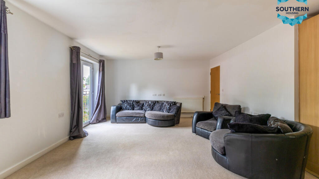 Apartment in Croydon - More