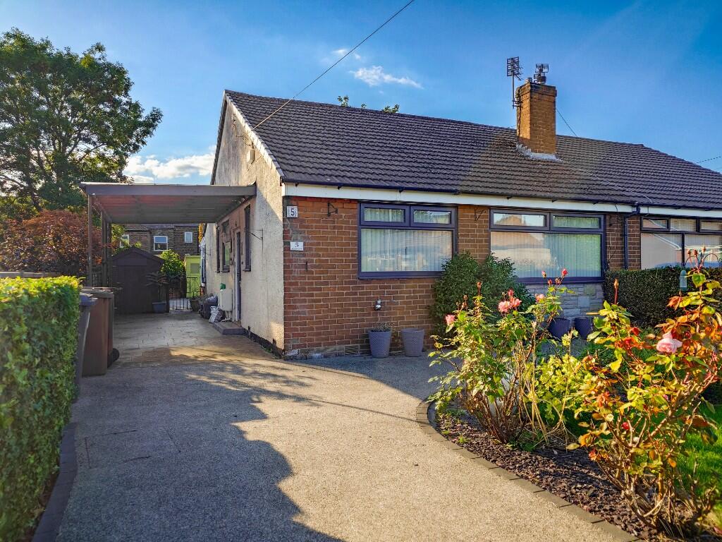 Moorside Lane, M34 photo 2