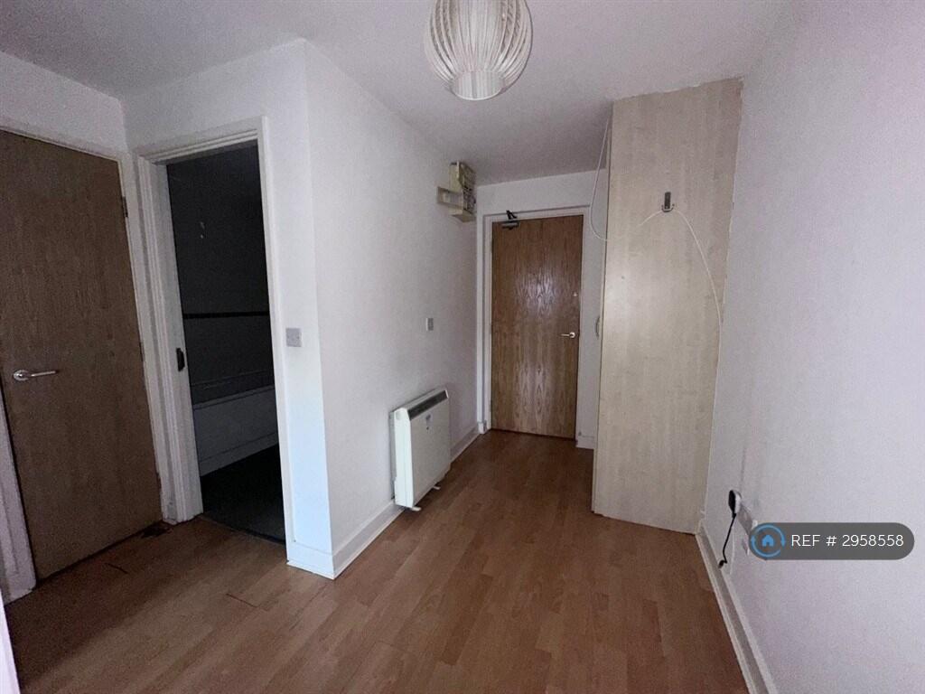 Apartment in Sheffield - View 4