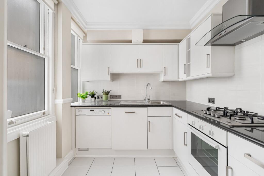 Apartment in London - View 5
