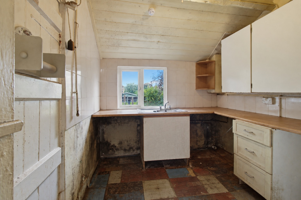 Lower Quest Hills Road, Malvern, Worcestershire, WR14 1RP photo 2