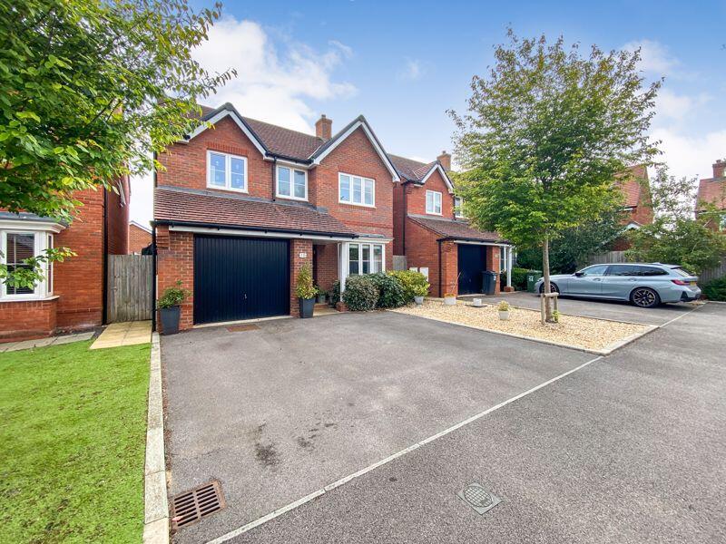 4-bed detached on Morant Crescent, Botley, SO32, £490,000
