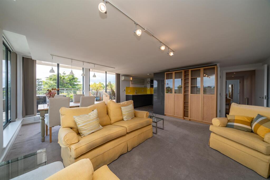 Apartment in St Albans, Bernards Heath - View 5