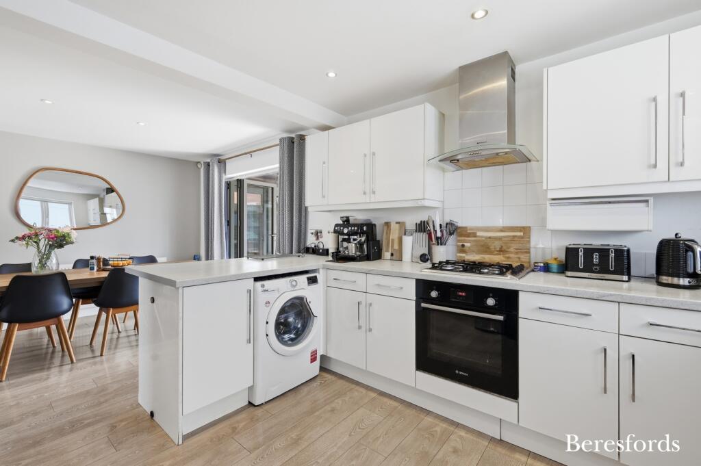 Byron Road, Hutton, CM13 - View 5