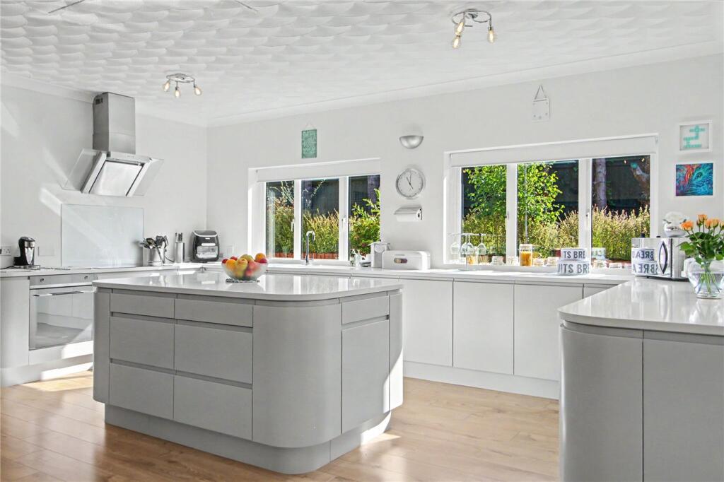 House in Mid Suffolk, Mendham - More
