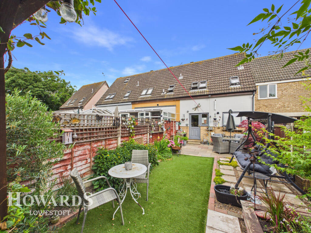 Lucerne Close, Lowestoft photo 2