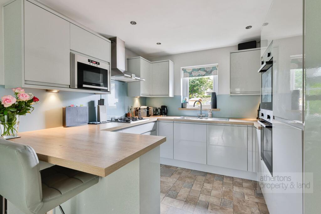 House in Ribble Valley, Low Moor, Clitheroe - View 4
