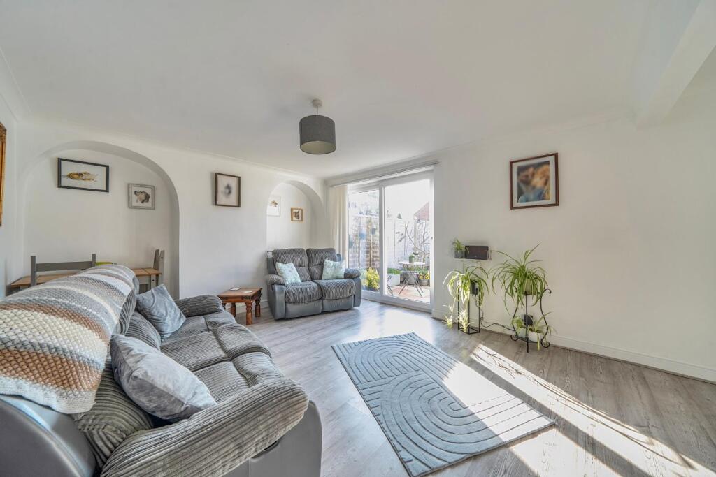 Main image of property: Redlynch Close, Havant