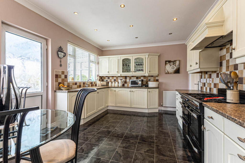 House in Huddersfield, Little Lepton, Kirkburton - More