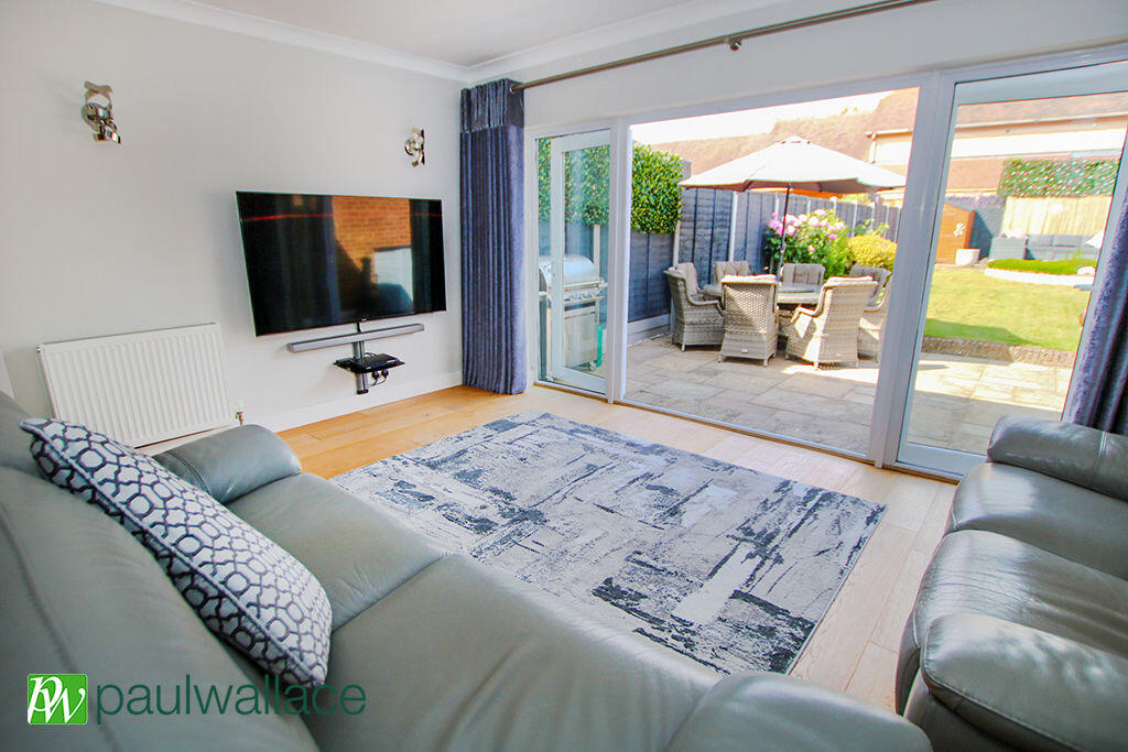 Huntingdon Close, Turnford photo 4