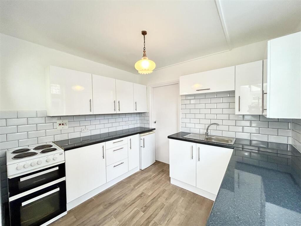 Main image of property: Room 5, Hart Road