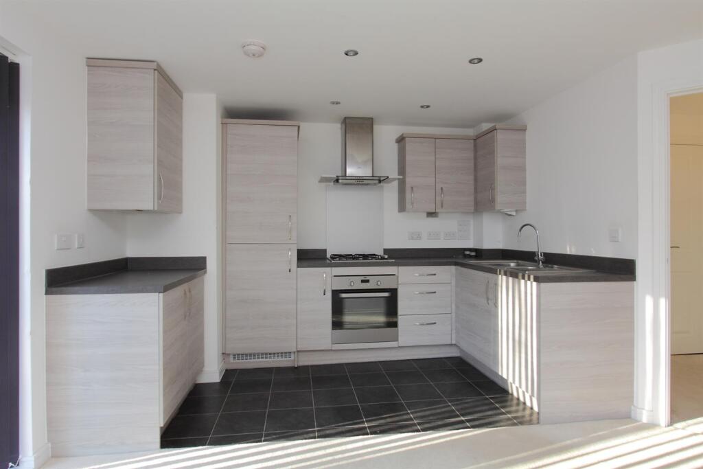 Apartment in Salisbury - View 3