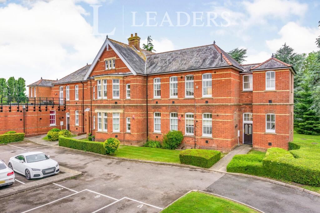 Main image of property: St. Leonards, Oak Tree Way, Horsham, RH13