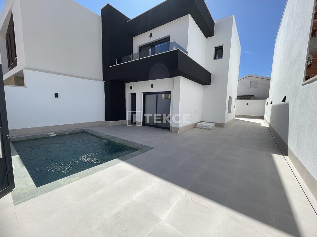 Main image of property: Valencia, Alicante, Almoradi