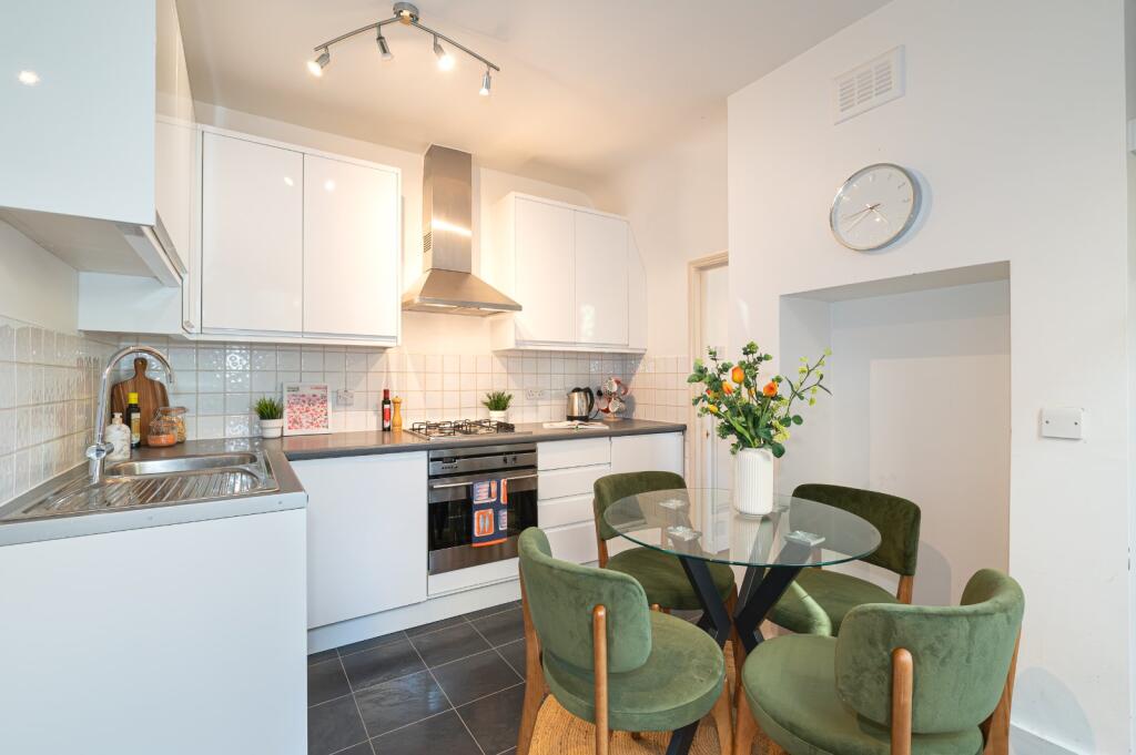 Lynn Road, London, SW12 photo 3