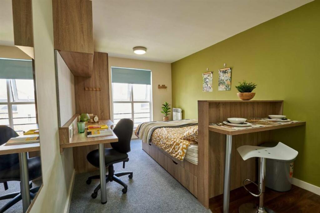 Additional image 3 of Birmingham | Student | September | B29