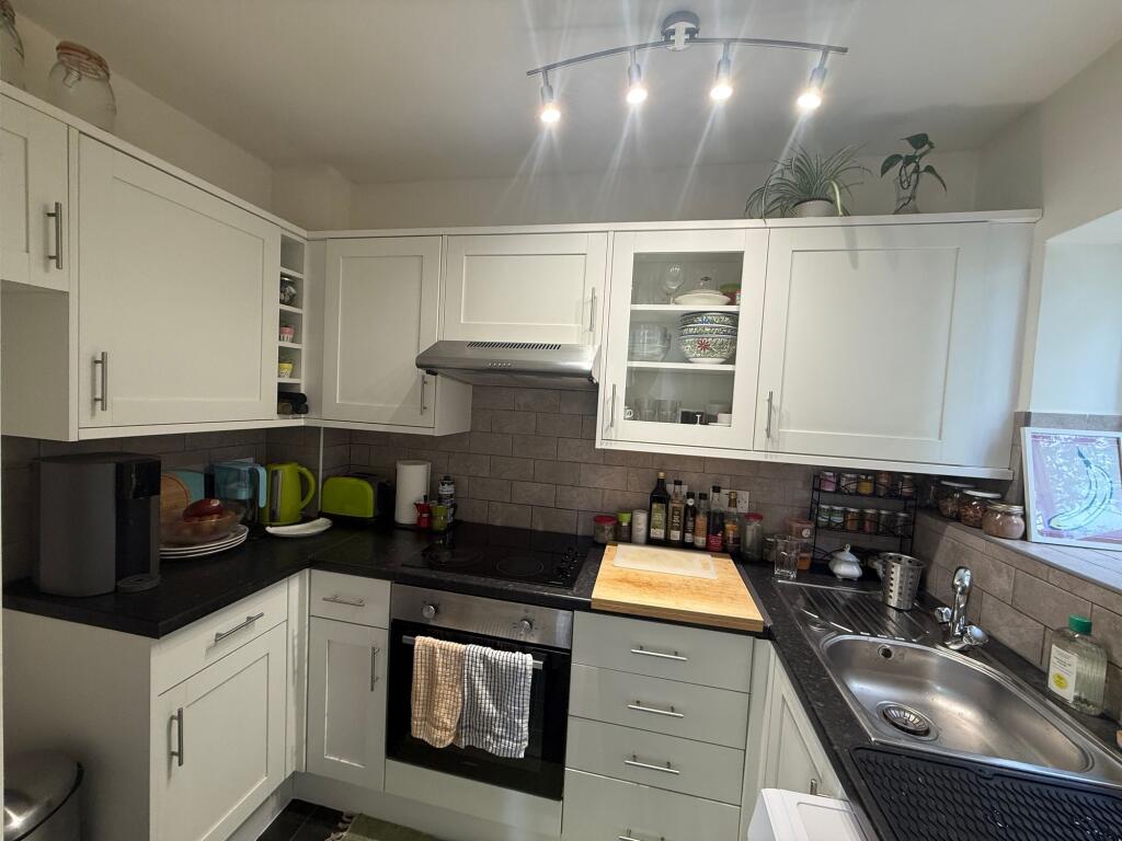 Apartment in Tonbridge - View 3