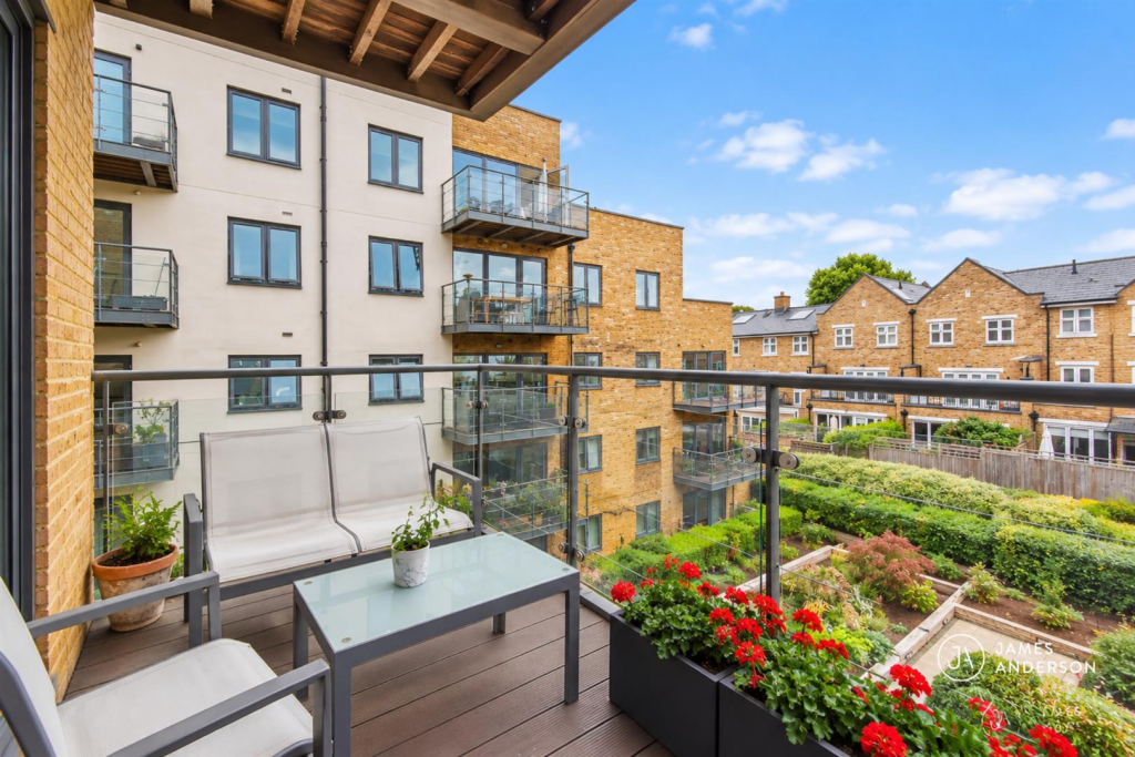 Apartment in London - View 2
