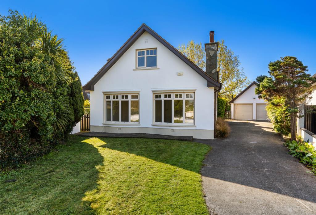 Main image of property: 22 Sutton Lawns, Sutton, Dublin 13, D13 Y0H1