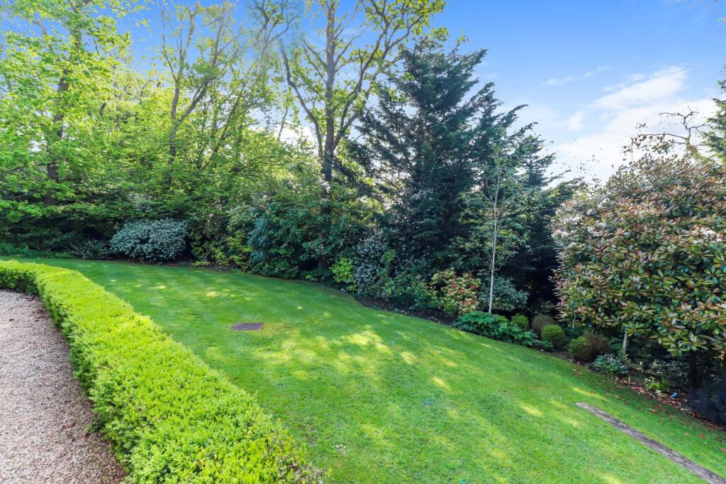 House in Jordans, Seer Green - View 5