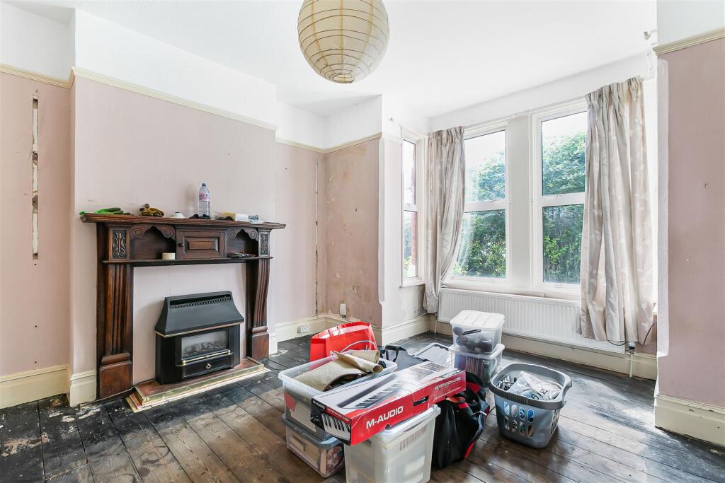House in London - View 3