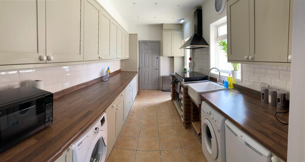Main image of property: Heath End Road, Nuneaton, CV10