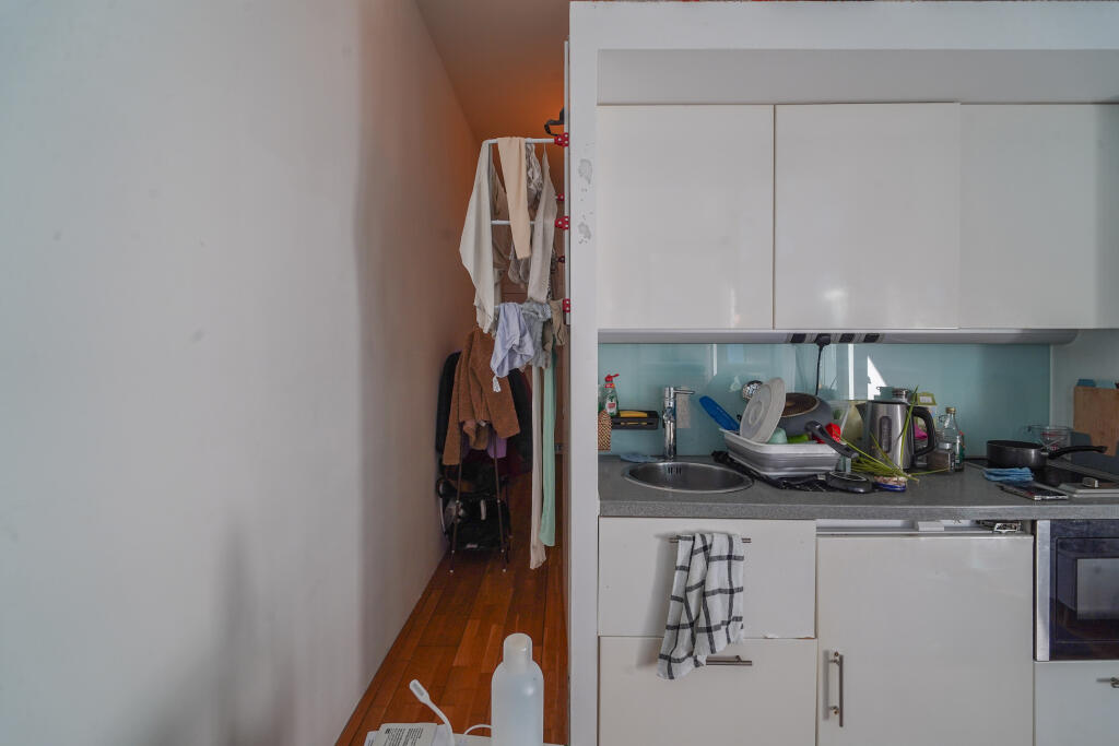 Apartment in Salford, Greater Manchester - View 5