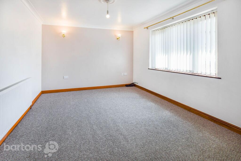 Holly Crescent, Sunnyside, S66 photo 4