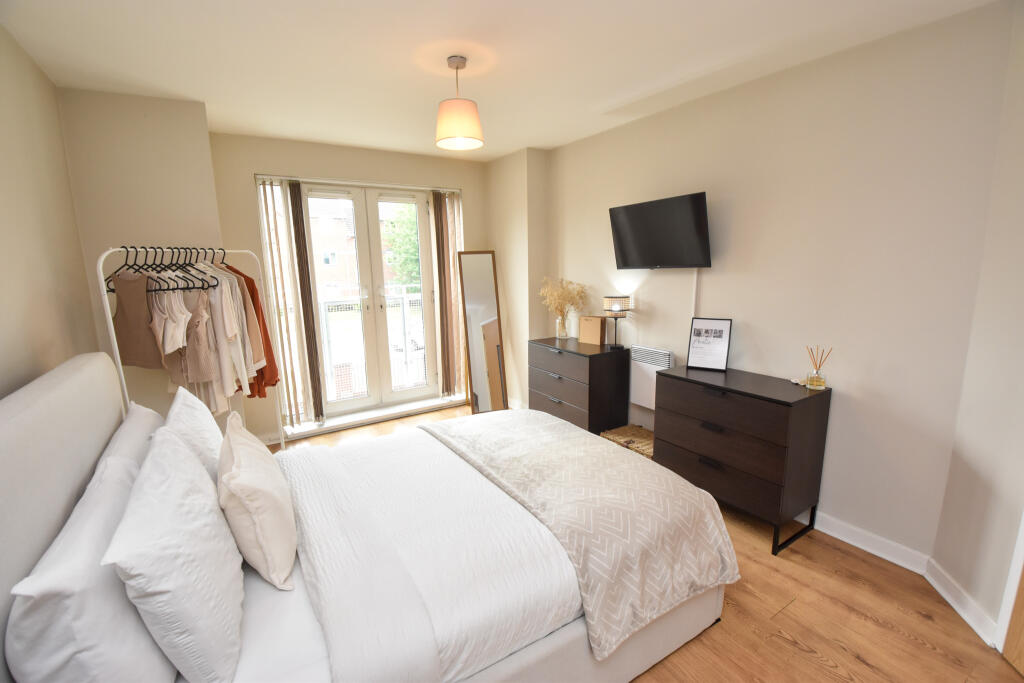 The Locks, Forebay Drive, Irlam, M44 photo 4