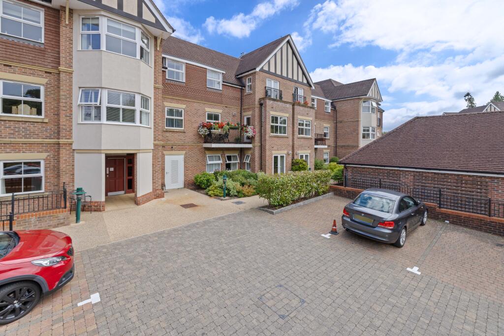 Main image of property: Cavendish House, Bramshott Place, Liphook, Hampshire, GU30