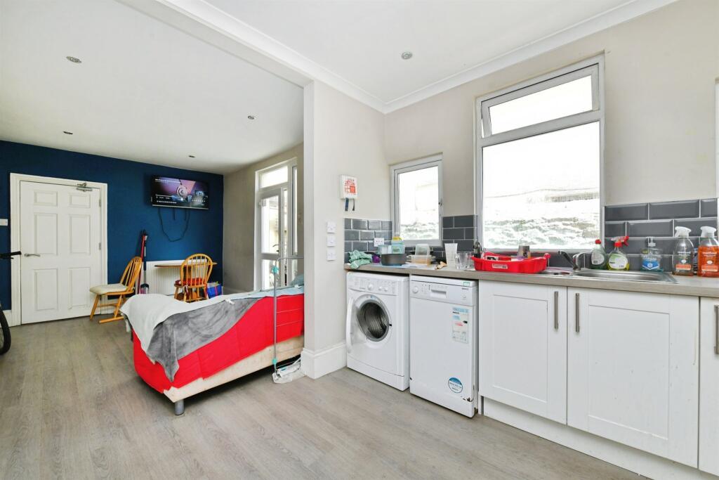 House in Plymouth - View 4