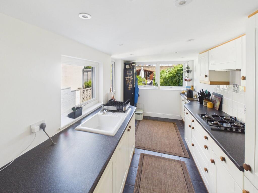 House in Slough - View 4