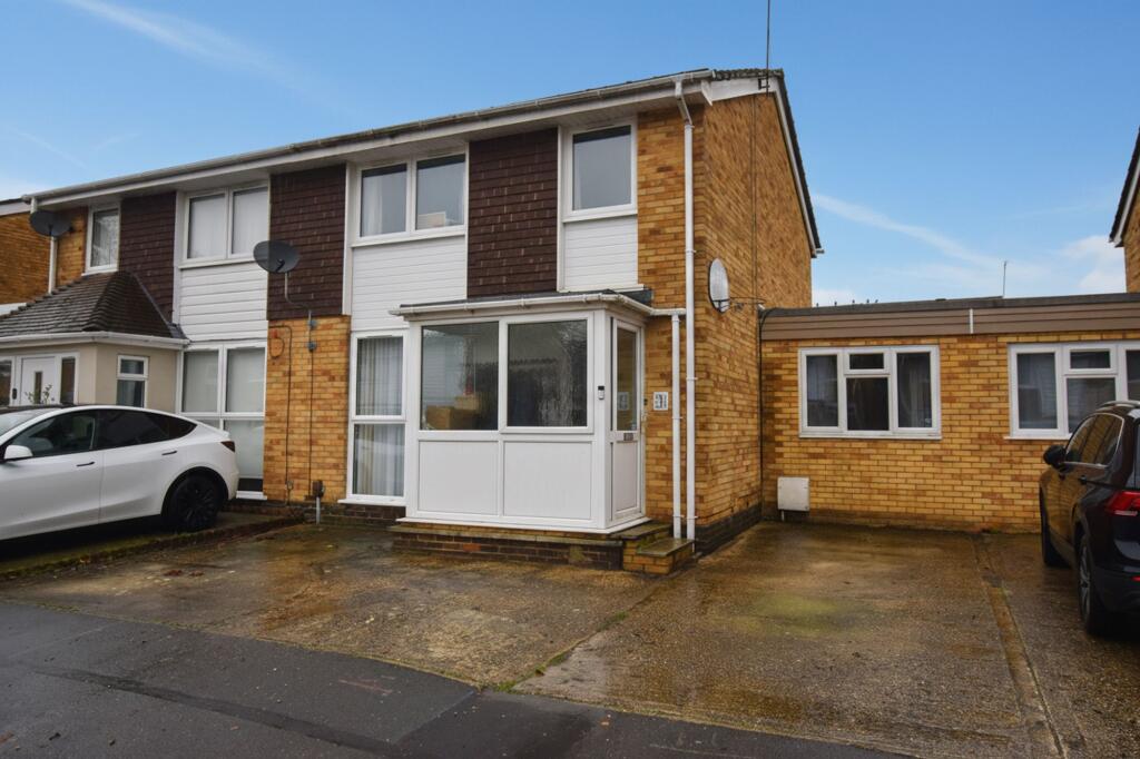 Main image of property: Rose Close, Hedge End, SO30