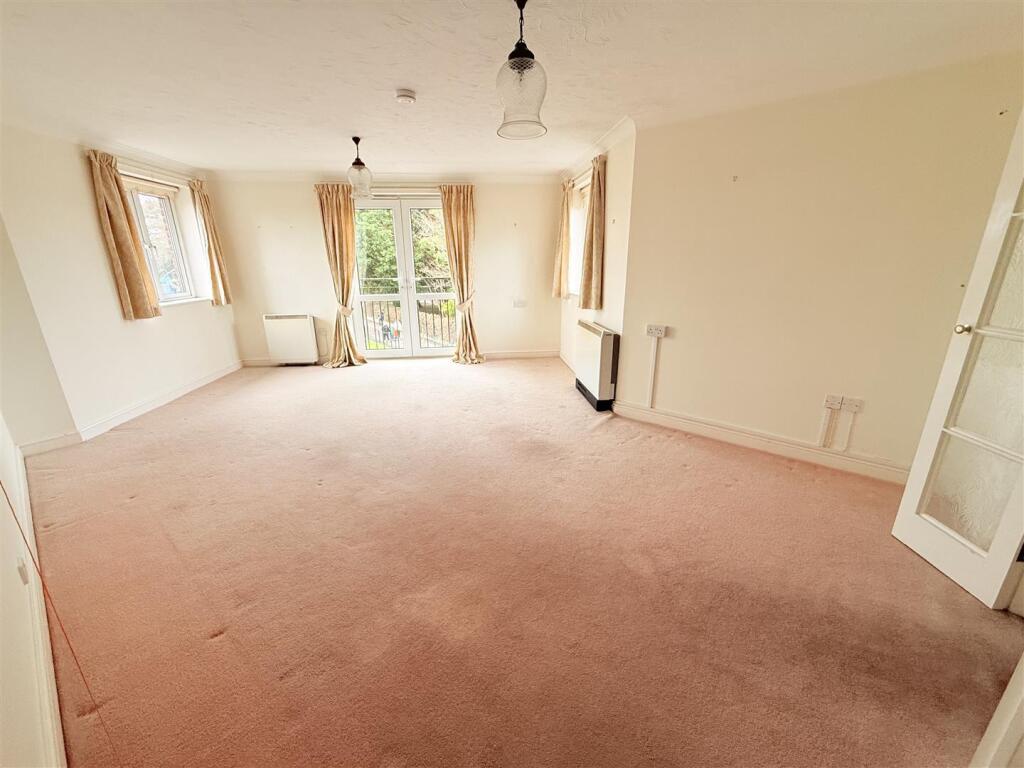 Park Road, Frome - View 3